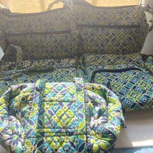 Pre Owned Retired Vera Bradley Daisy Daisy Set in Totes, Purses & Bags.